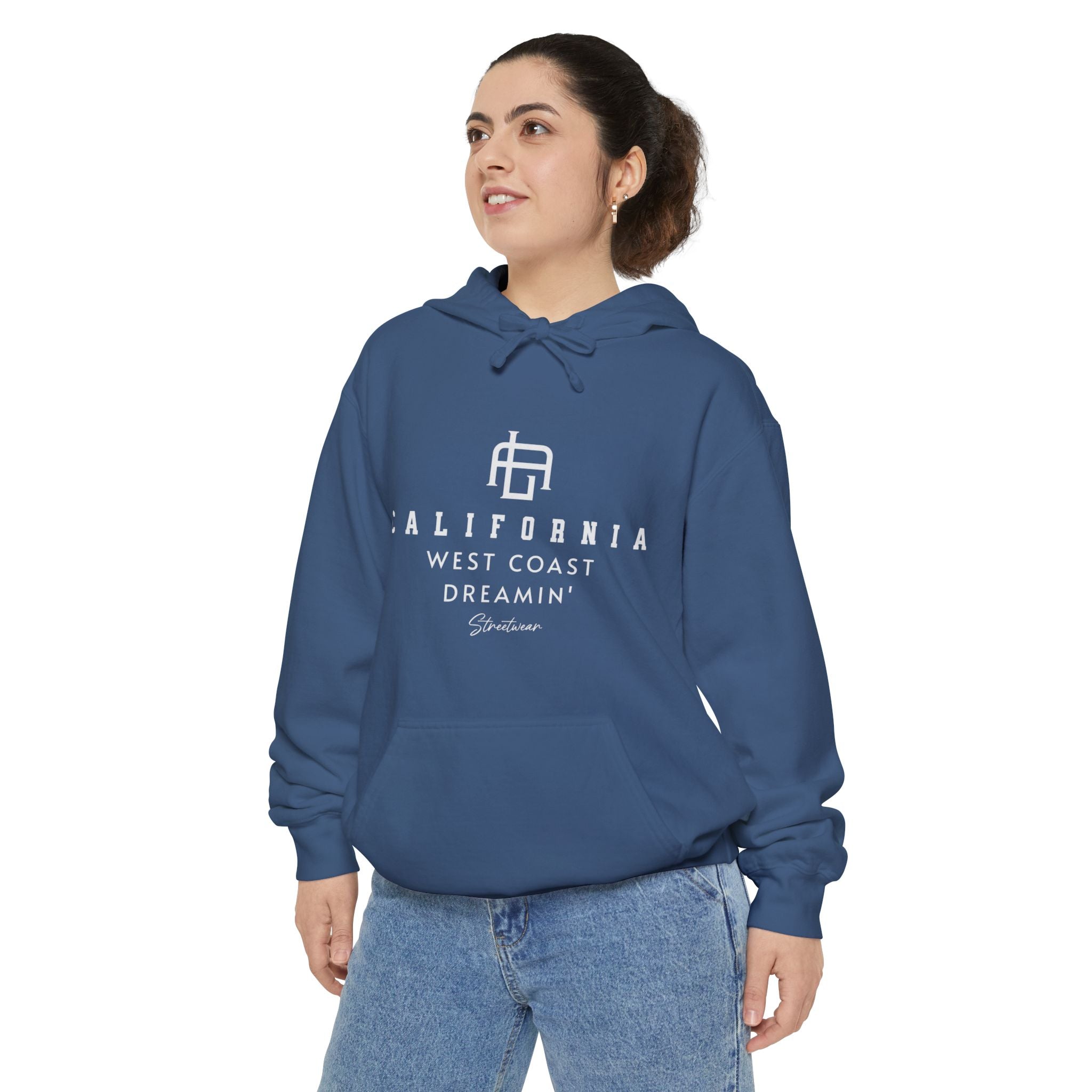 California Dreamin’ Hoodie – Unisex Garment-Dyed Comfort for Travel & Relaxation