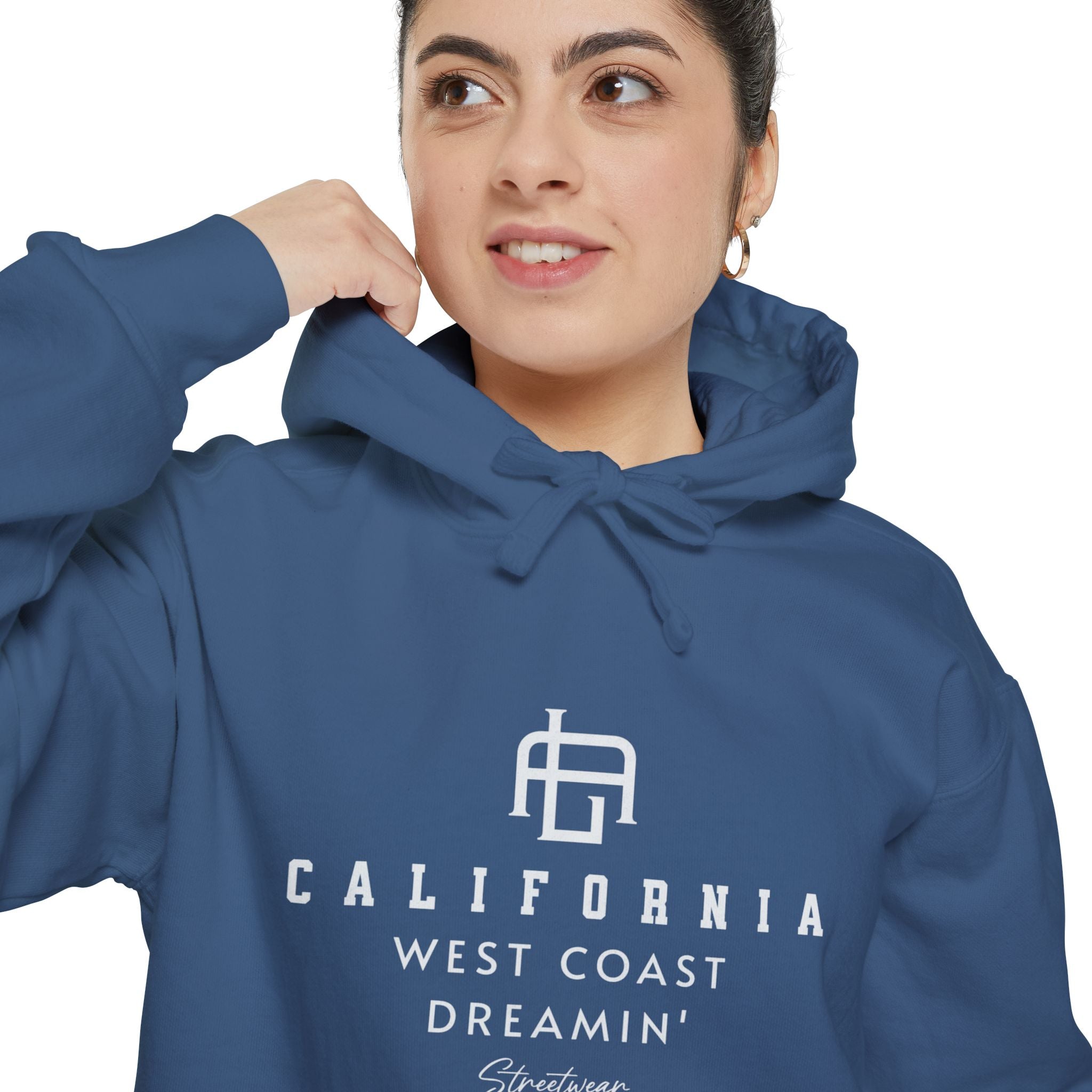 California Dreamin’ Hoodie – Unisex Garment-Dyed Comfort for Travel & Relaxation