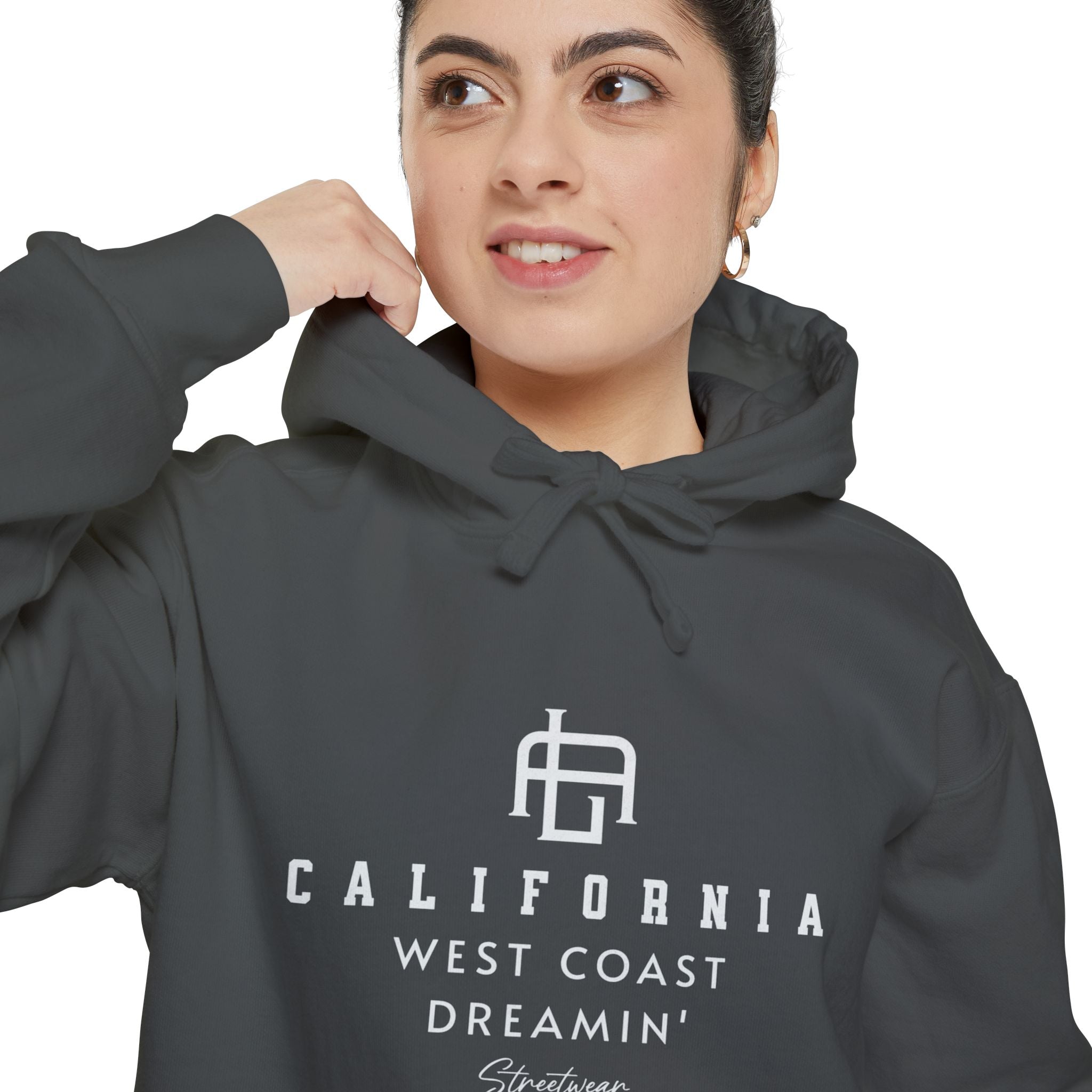 California Dreamin’ Hoodie – Unisex Garment-Dyed Comfort for Travel & Relaxation