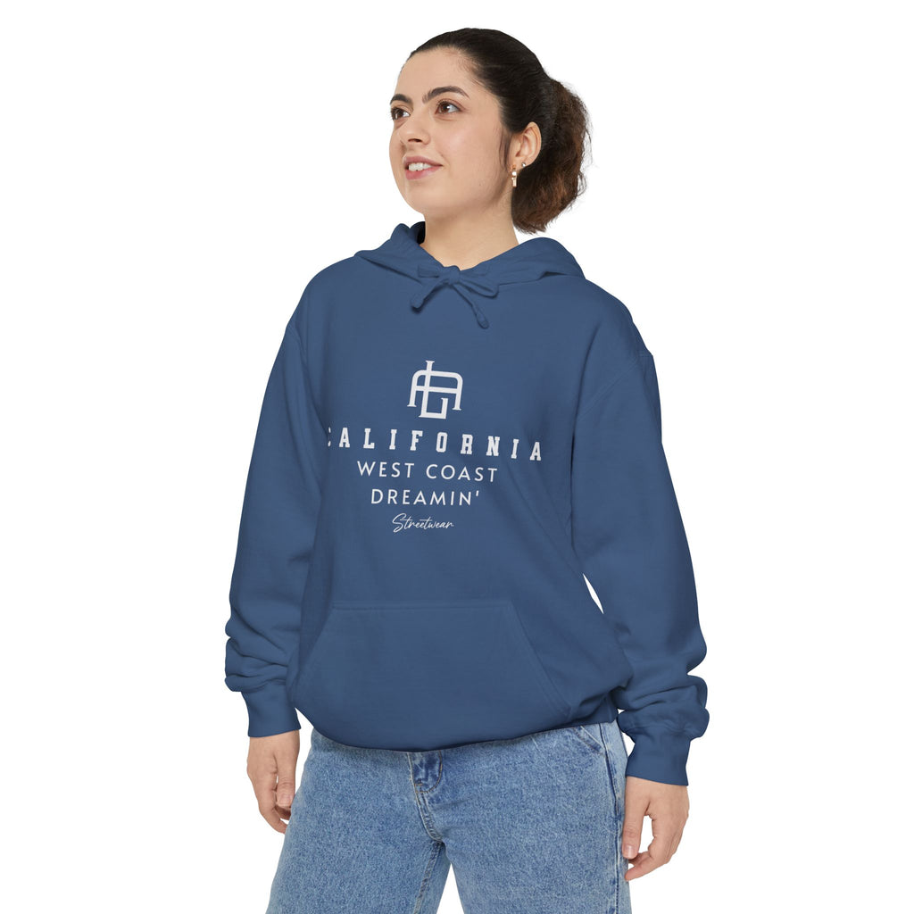 California Dreamin’ Hoodie – Unisex Garment-Dyed Comfort for Travel & Relaxation