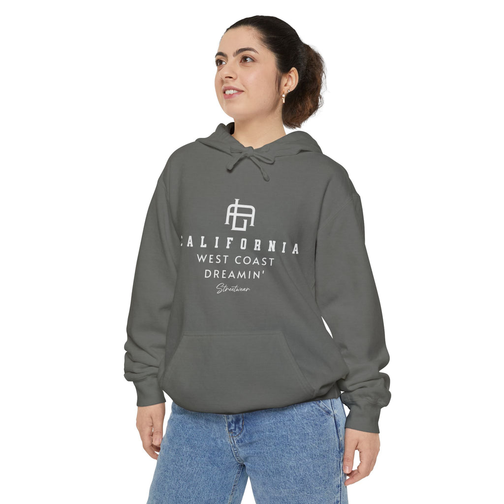 California Dreamin’ Hoodie – Unisex Garment-Dyed Comfort for Travel & Relaxation